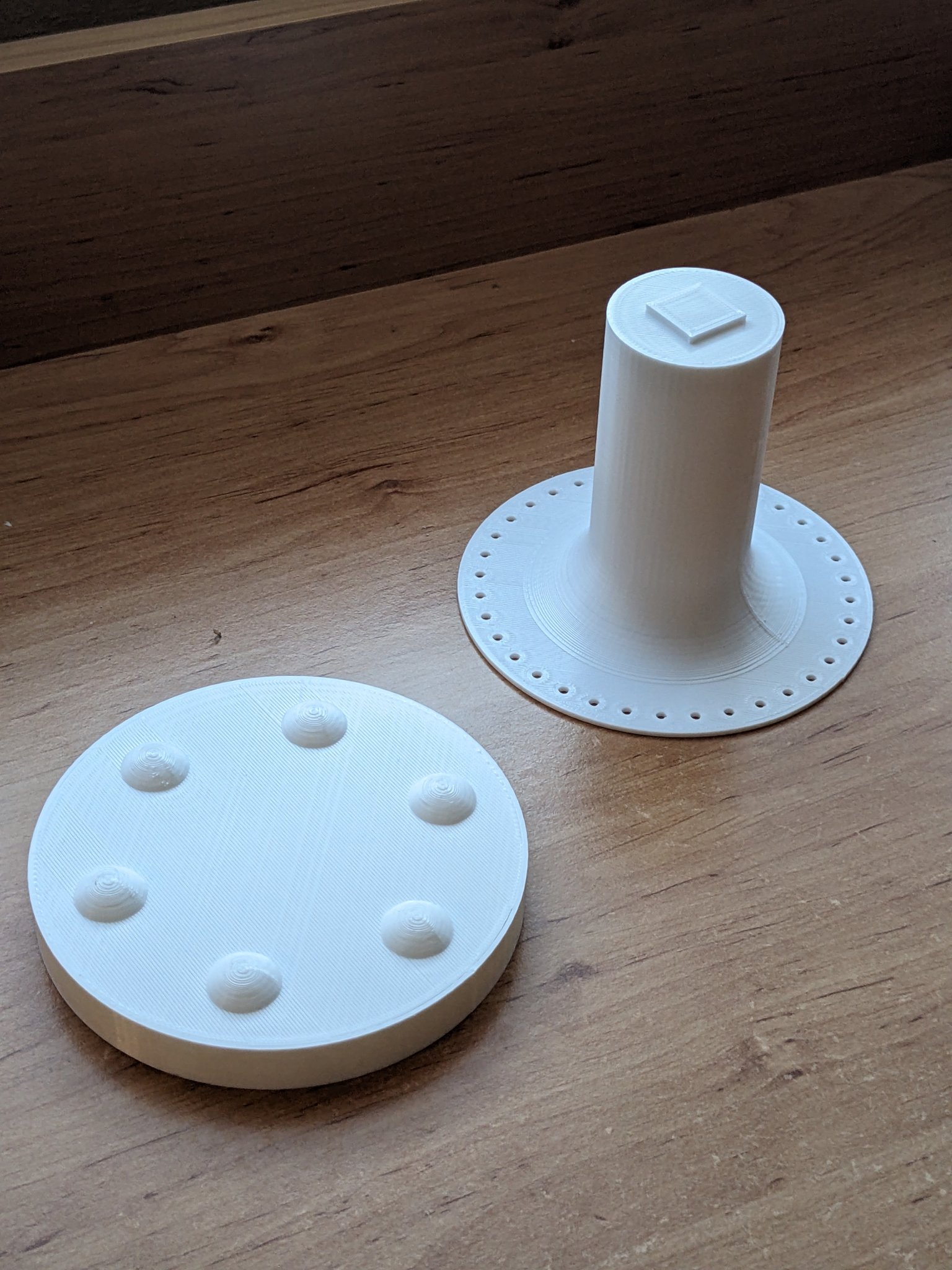 Giá đỡ hoa tai xếp chồng tiện lợi cho phụ nữ