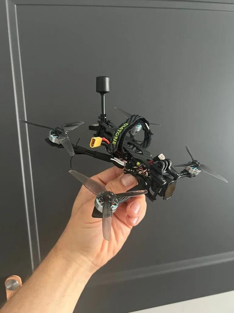 Bộ khung Diatone Roma L4 với camera O3 và GPS M10