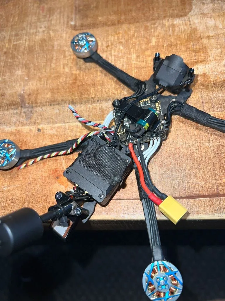 Bộ khung Diatone Roma L4 với camera O3 và GPS M10