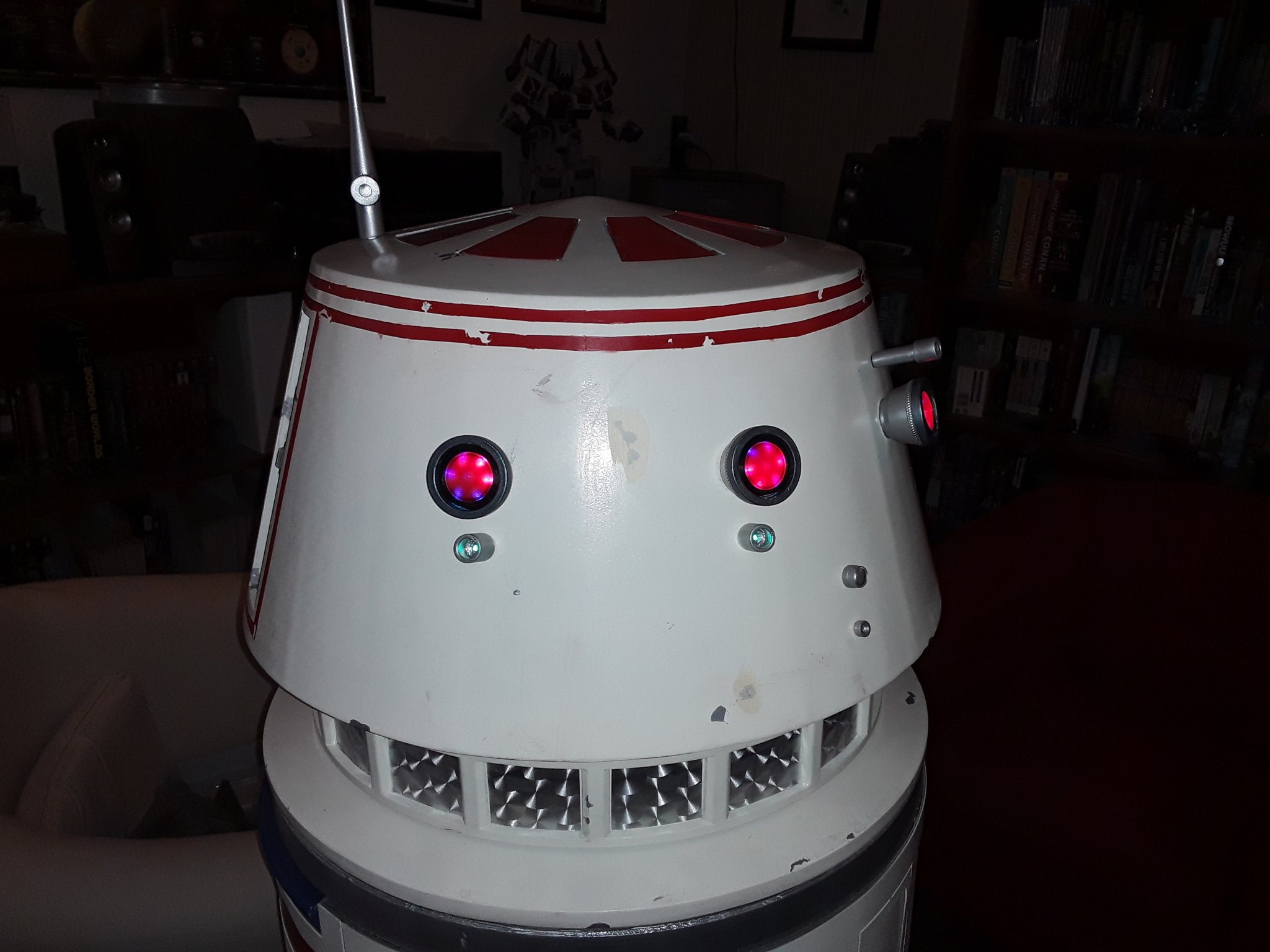 Mắt R5-D4 phong cách New Hope với không gian cho NeoPixel Jewel