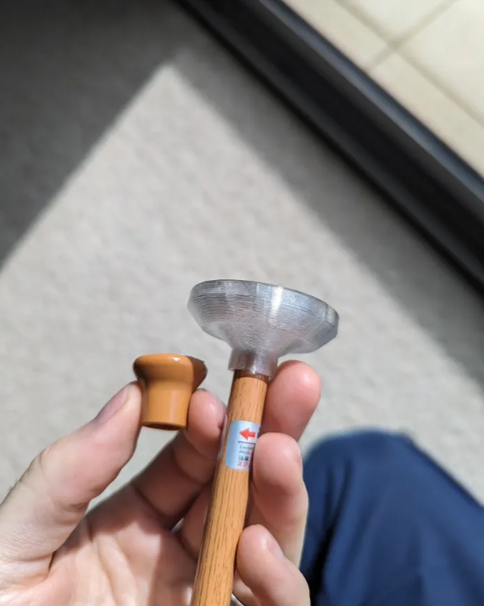 Cột kéo giãn với nút cao su giảm thiểu hư hại bề mặt sơn