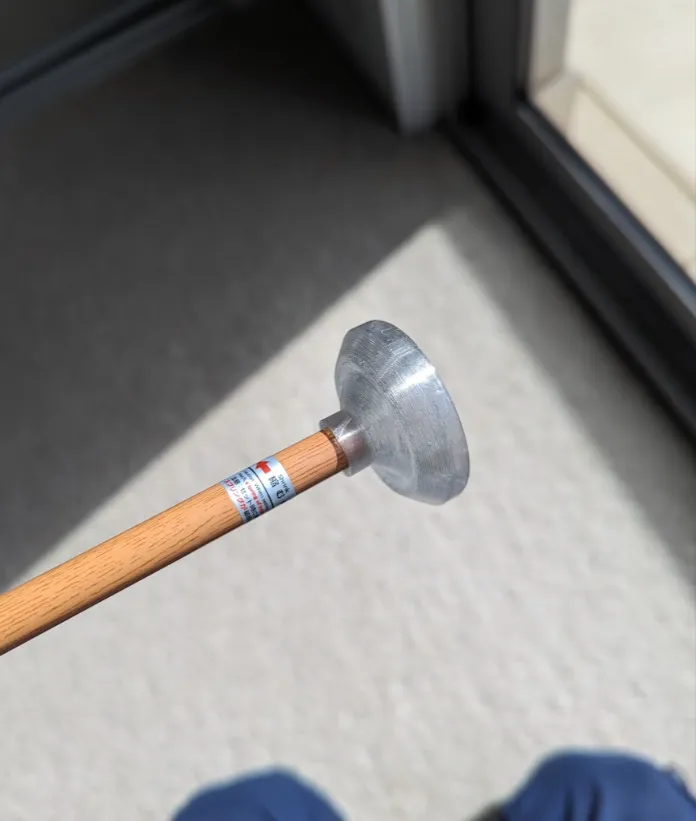 Cột kéo giãn với nút cao su giảm thiểu hư hại bề mặt sơn