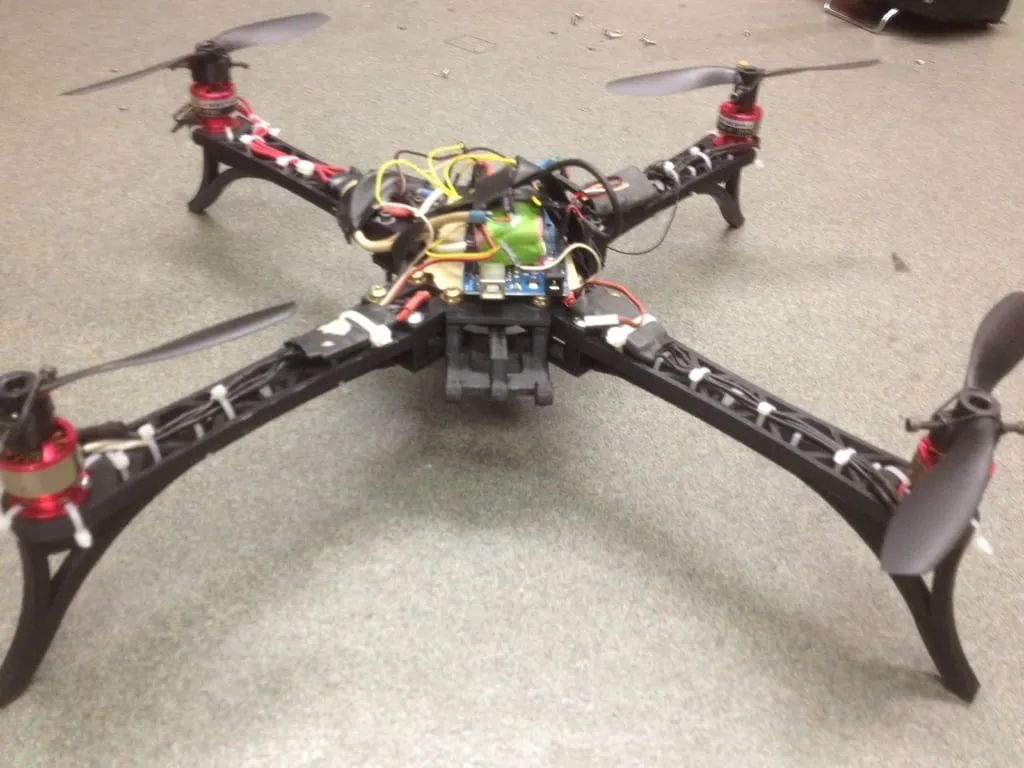 Sửa chữa cánh tay lắc cho quadcopter FPV của MikeyB