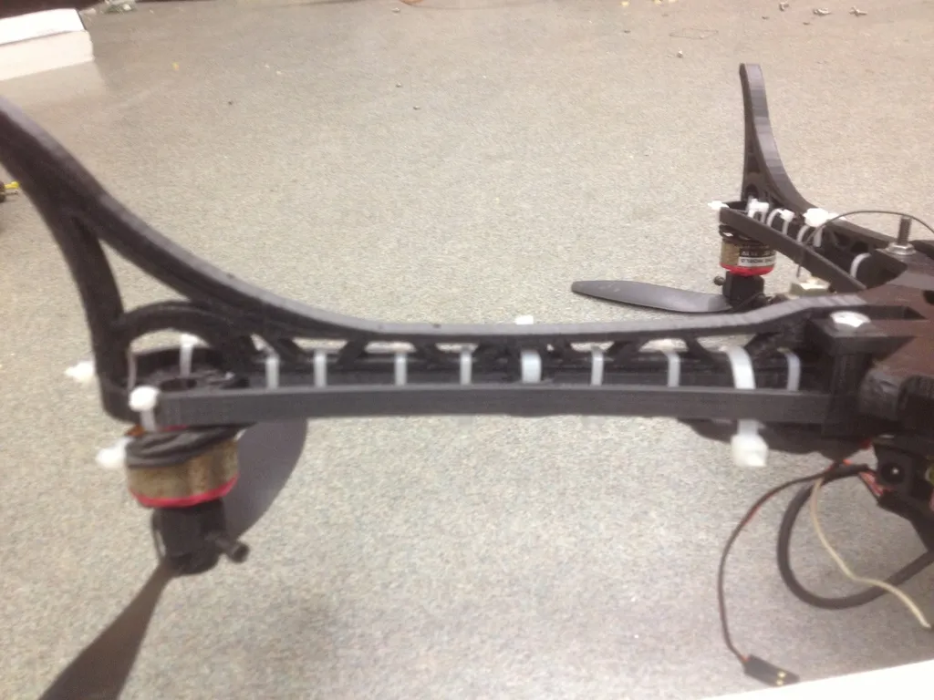 Sửa chữa cánh tay lắc cho quadcopter FPV của MikeyB