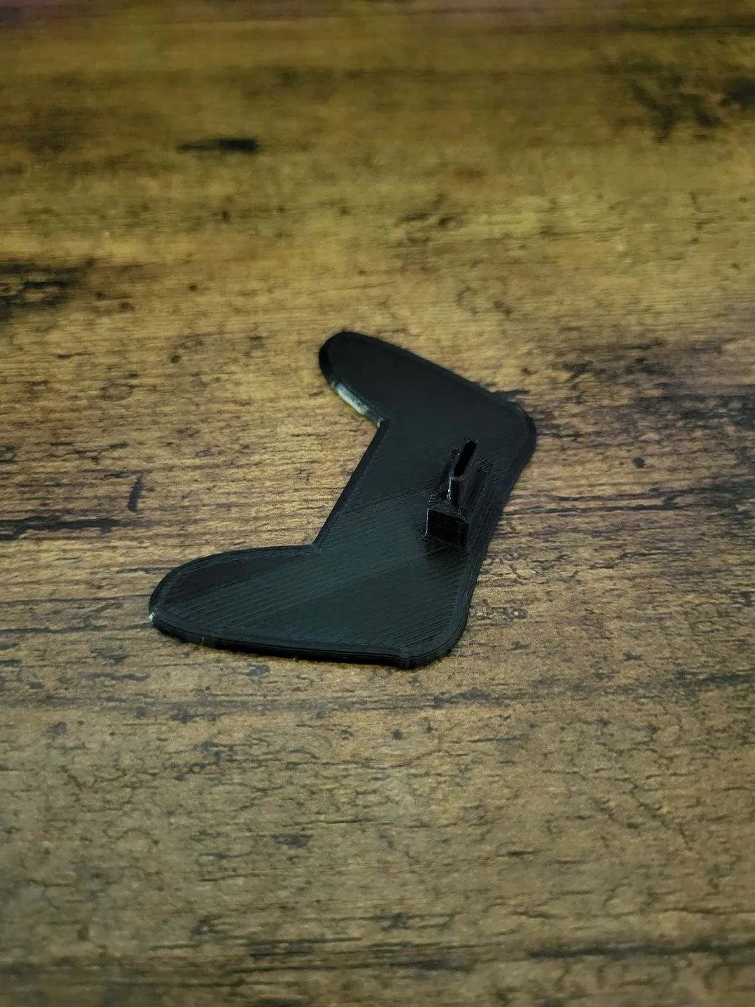 Giá đỡ điều khiển Xbox đơn giản tiết kiệm không gian