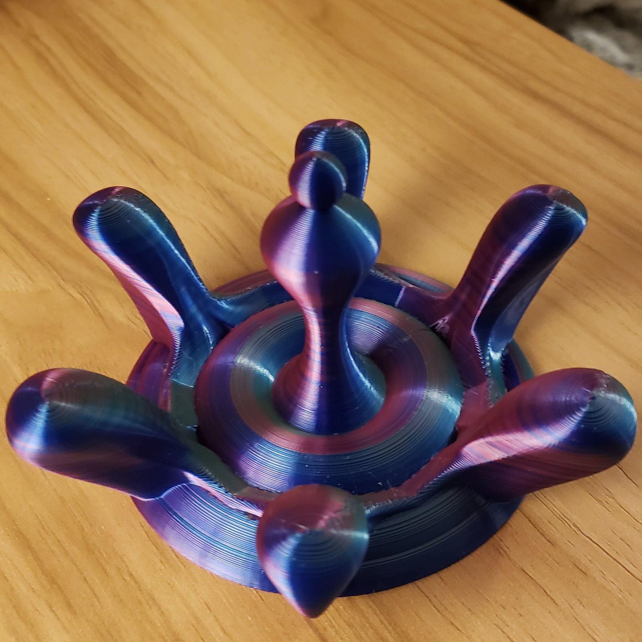 Giá đỡ thẻ doanh nghiệp hình giọt nước sống động