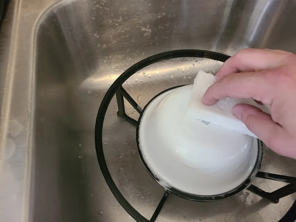 Giá đỡ rửa chén tiện lợi trong bồn rửa