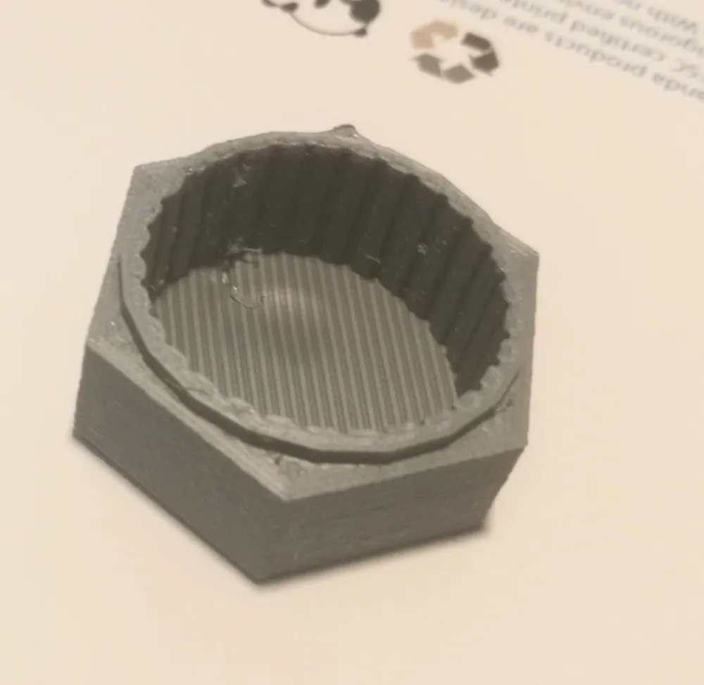 Nắp vặn cho nắp chai GL18 với thiết kế hình lục giác