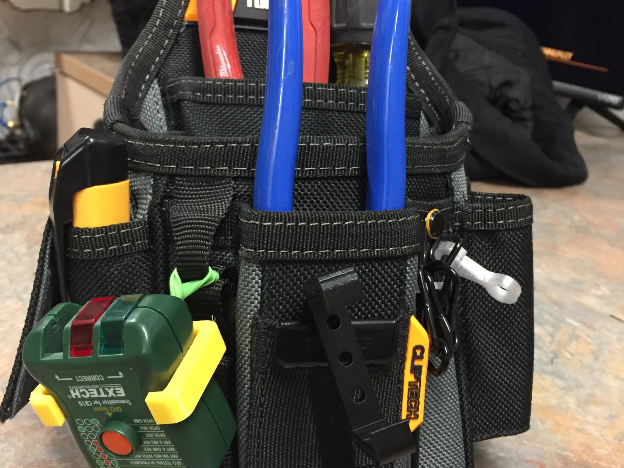 Kẹp giữ thiết bị thử điện Extech cho túi ToughBuilt