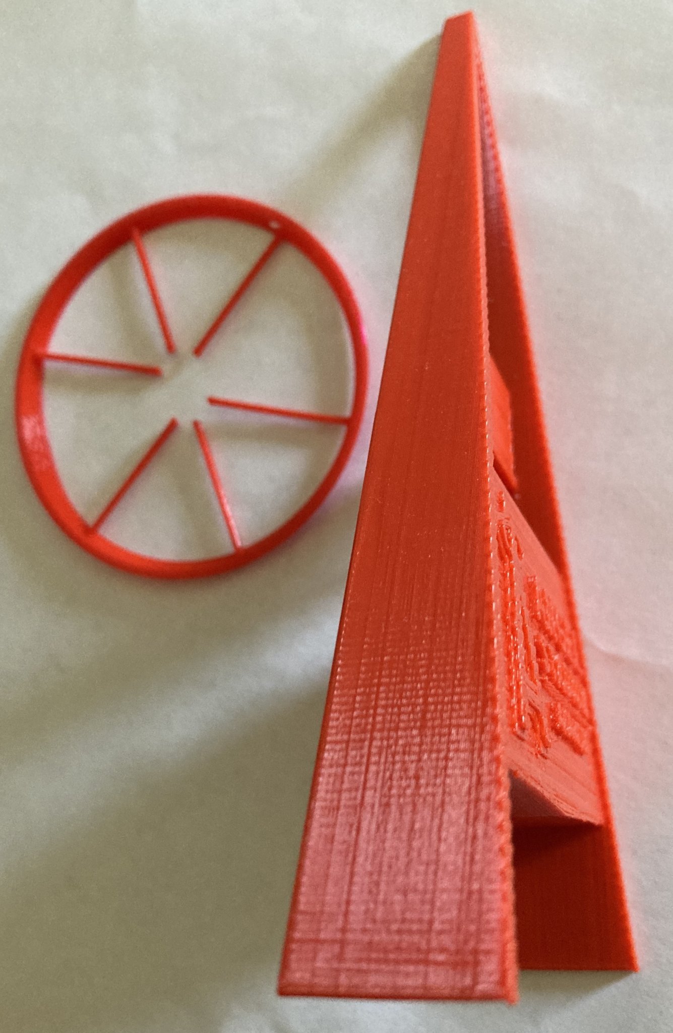 Biển hiệu sân Angels với vầng hào quang