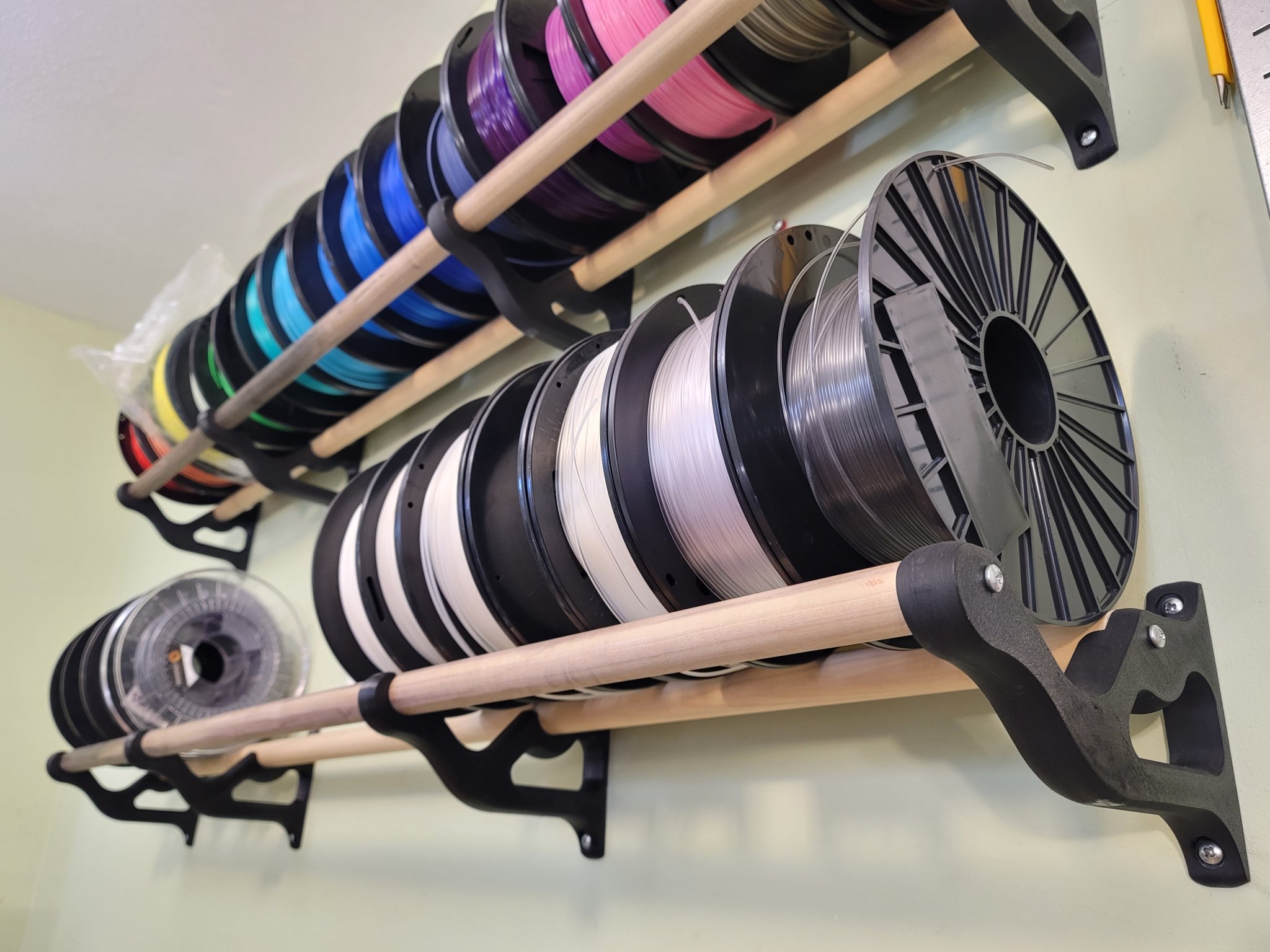 Giá đỡ cuộn filament treo tường dễ dàng in 3D