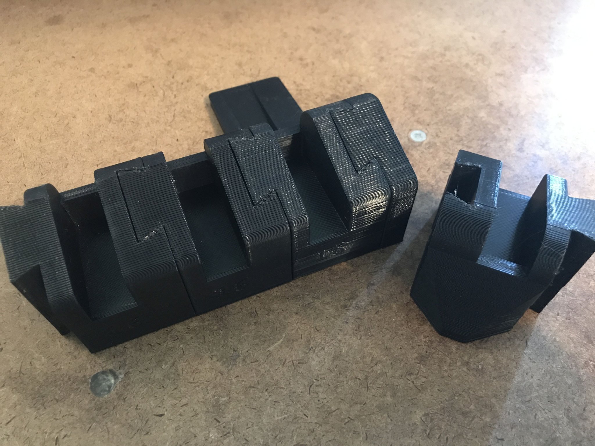 Giá đỡ súng ngắn mô-đun với nắp cuối và bộ đệm