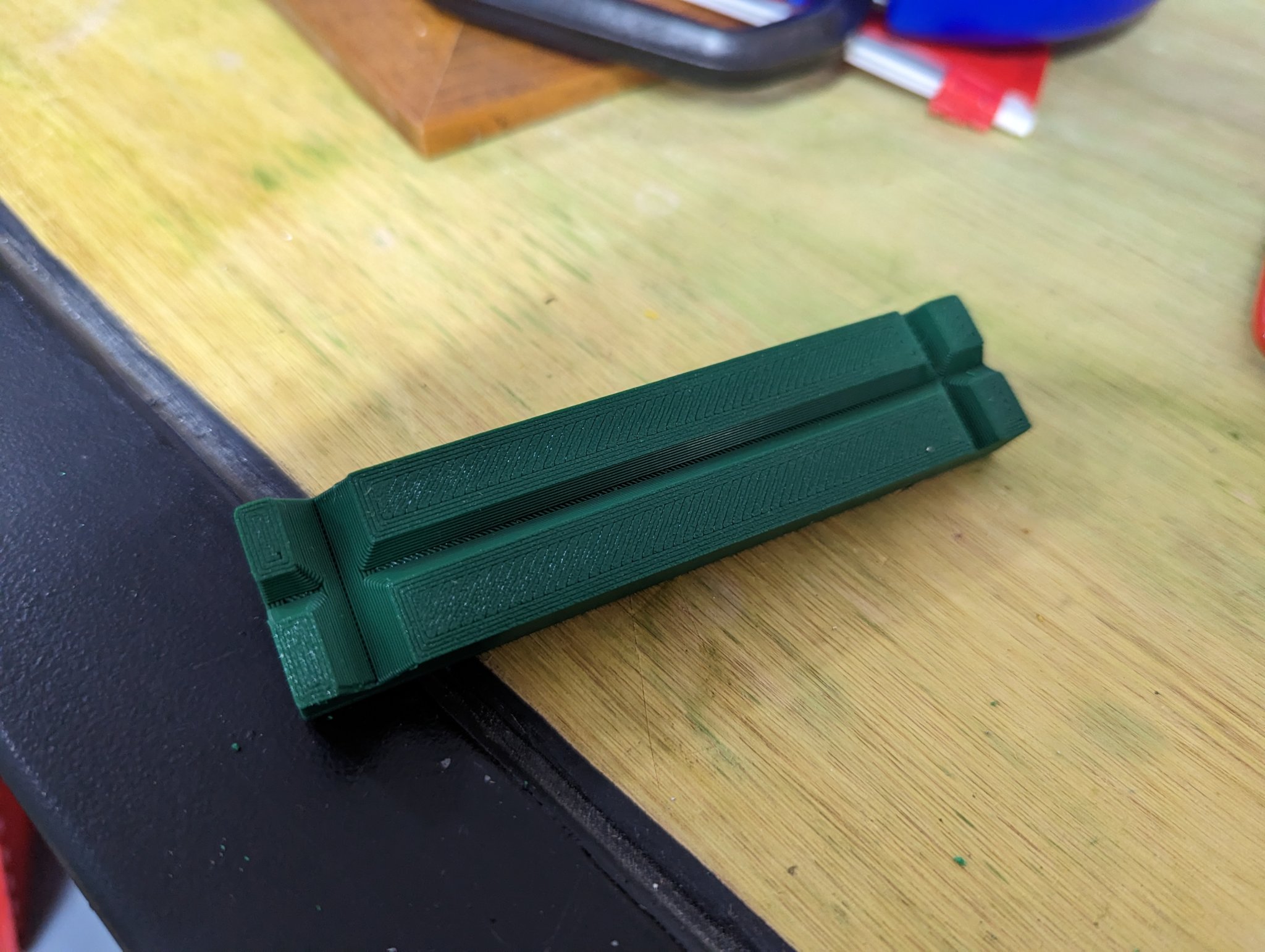 Kẹp mềm Magnussen 125mm với nam châm giữ chắc chắn