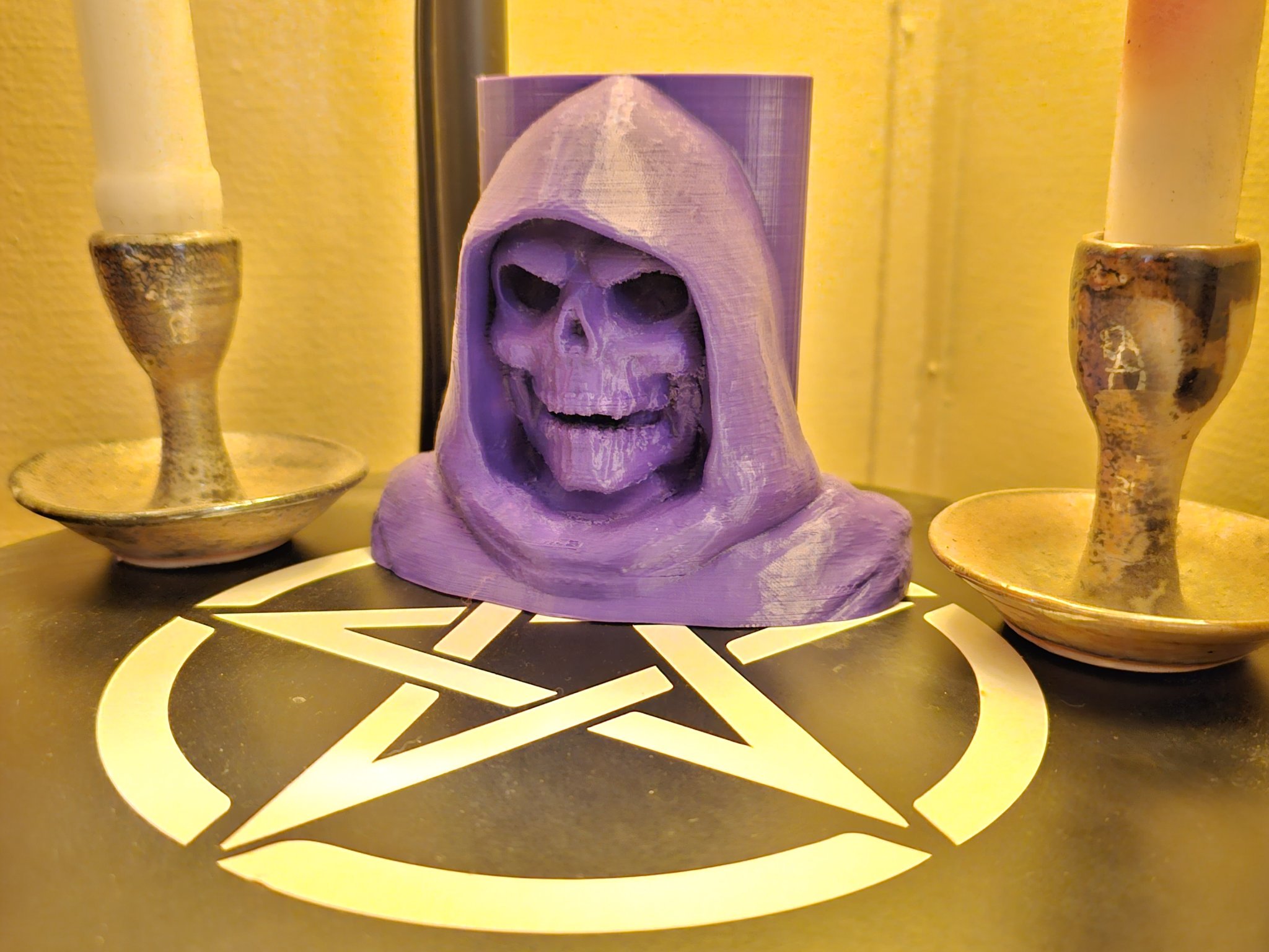 Giá đỡ bút hình đầu Skeletor độc đáo