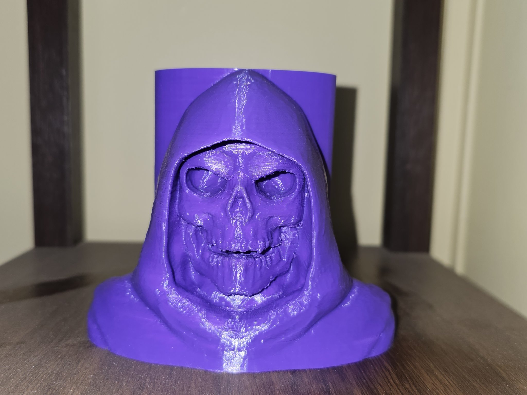 Giá đỡ bút hình đầu Skeletor độc đáo