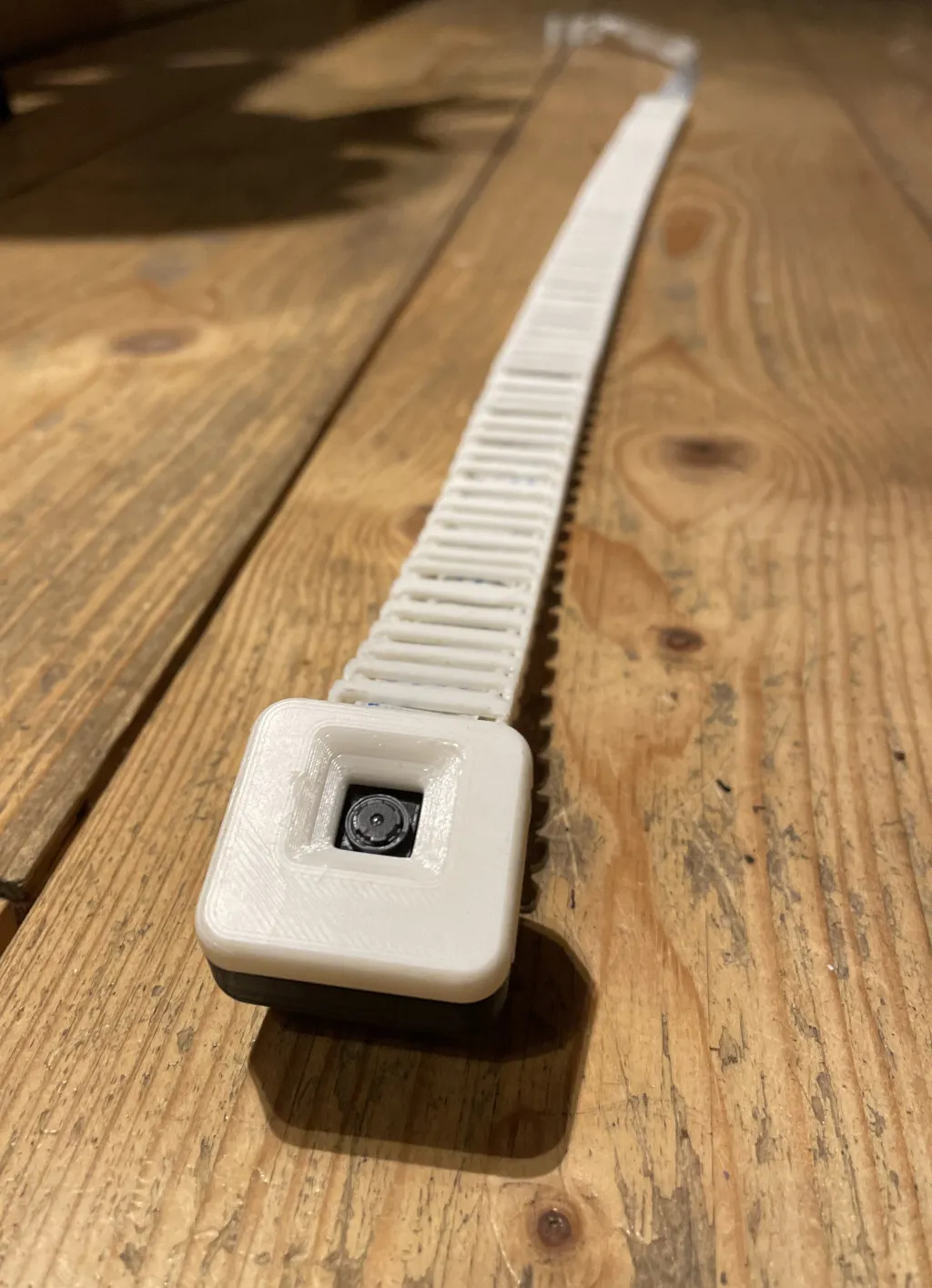 Kết nối dây cáp cho giá đỡ camera Raspberry Pi có thể điều ch...