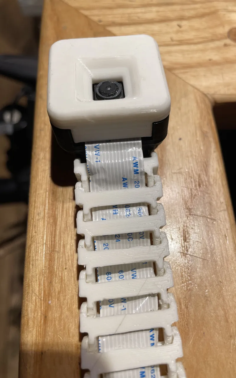 Kết nối dây cáp cho giá đỡ camera Raspberry Pi có thể điều ch...