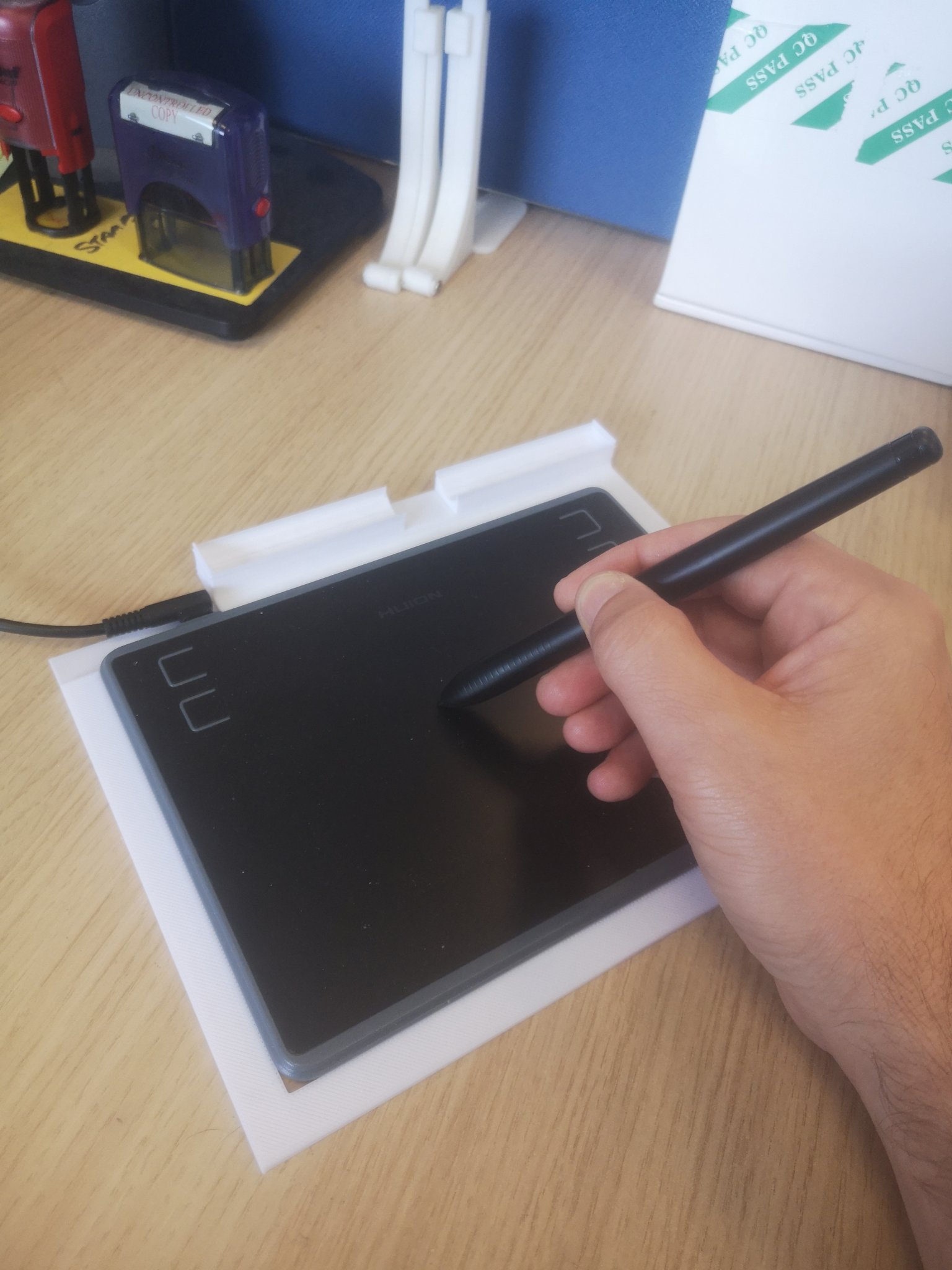 Giá đỡ bút Huion H430P cho bảng vẽ đồ họa