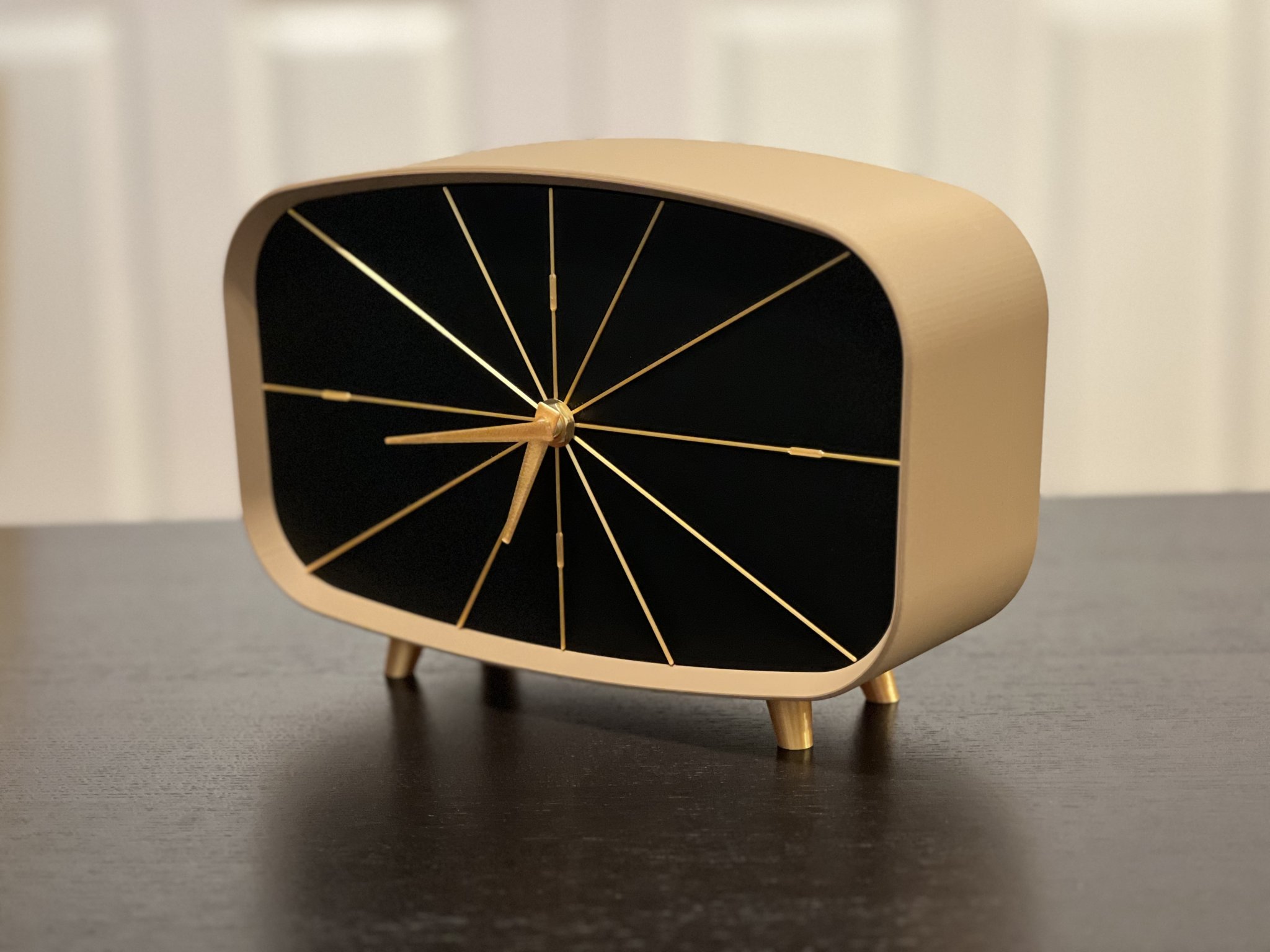 Đồng hồ mantel phong cách hiện đại giữa thế kỷ Đức