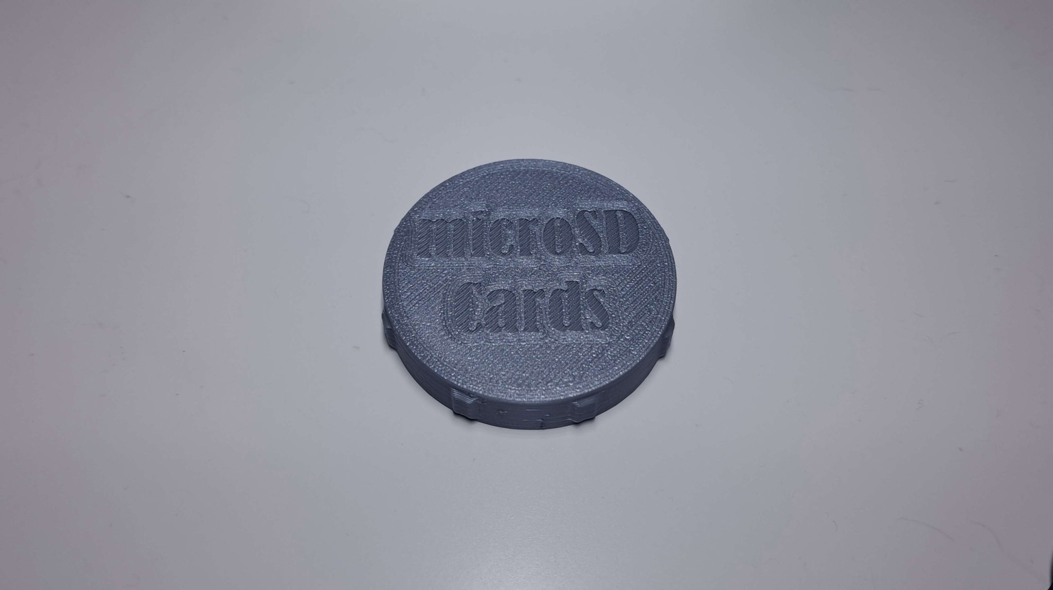 Hộp đựng thẻ nhớ micro SD và đầu đọc USB