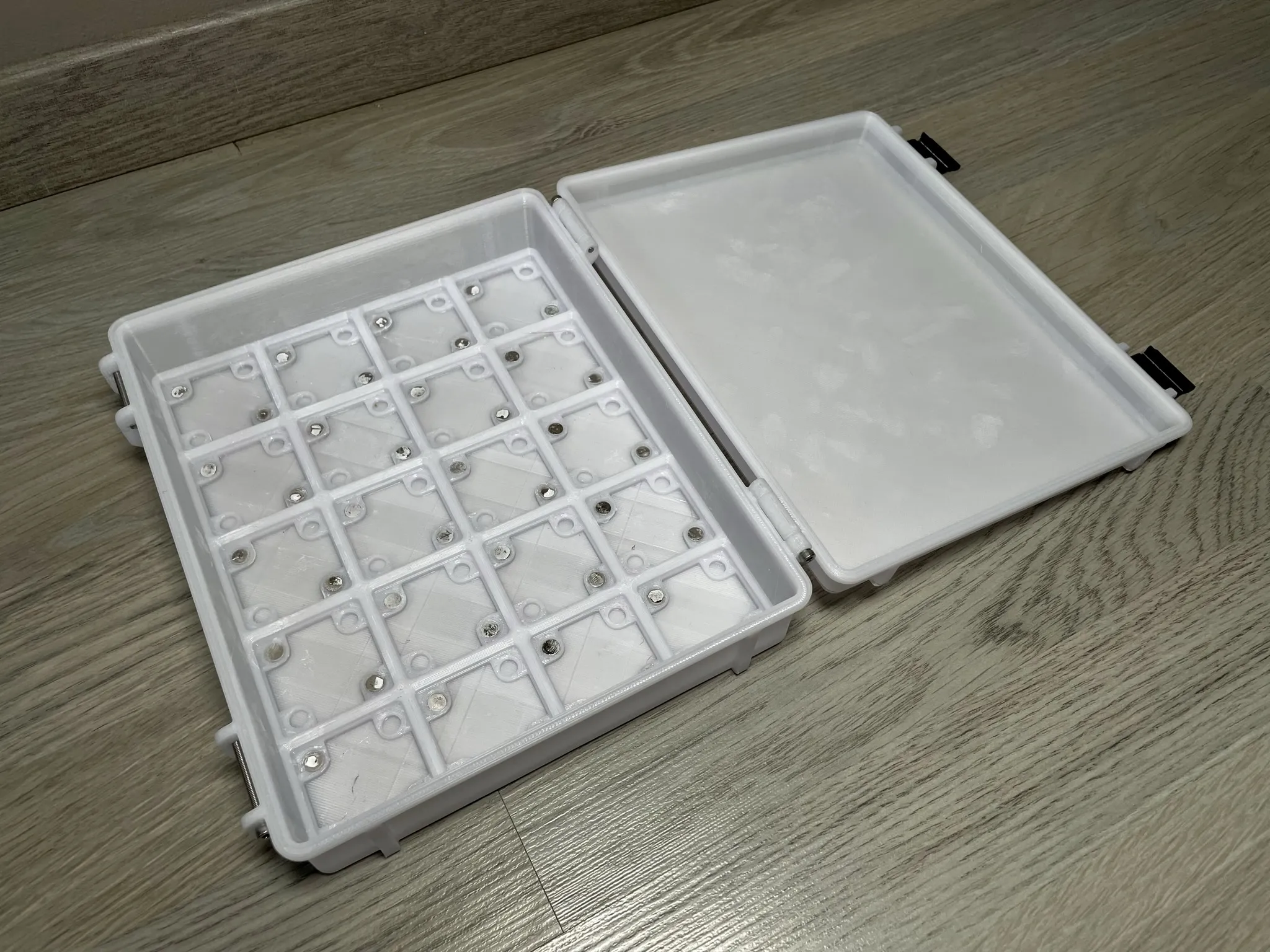 Hộp Gridfinity chắc chắn với lỗ cho nam châm 6x2mm