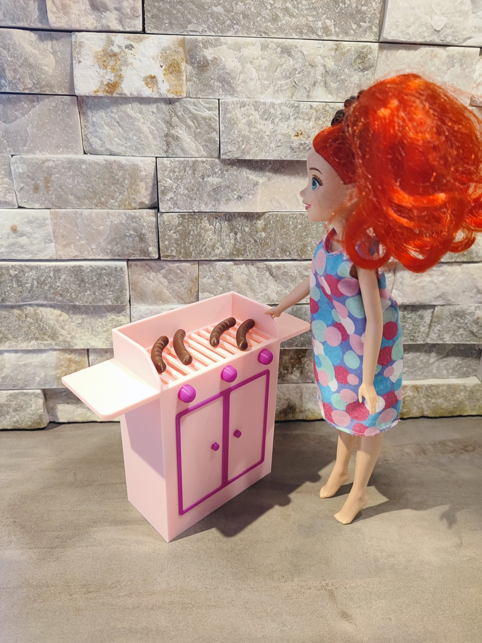 Búp bê Barbie với bộ đồ nướng BBQ độc đáo