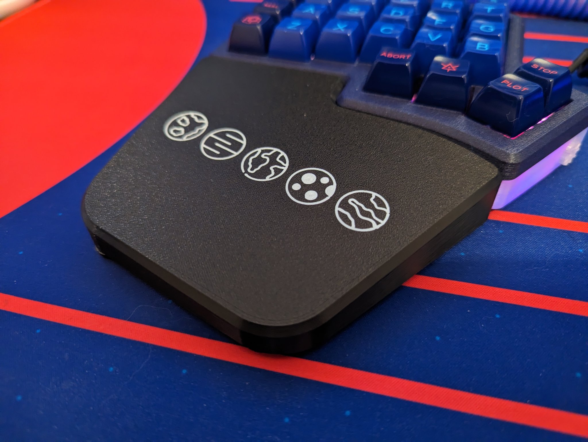 Đế tay cho bàn phím Keebio Iris in 3D tùy chỉnh