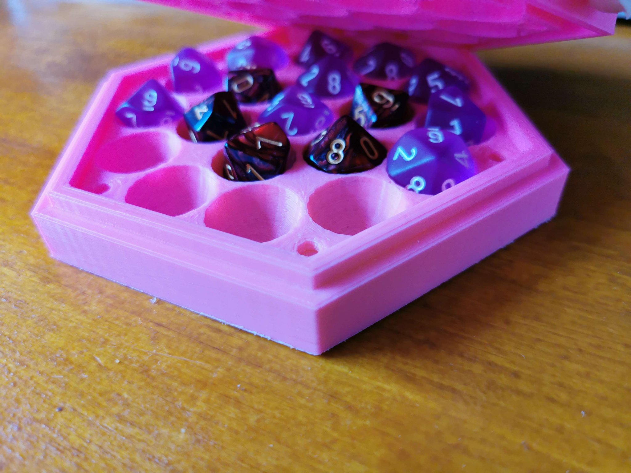 Hộp xúc xắc lục giác cho Vampire the Masquerade