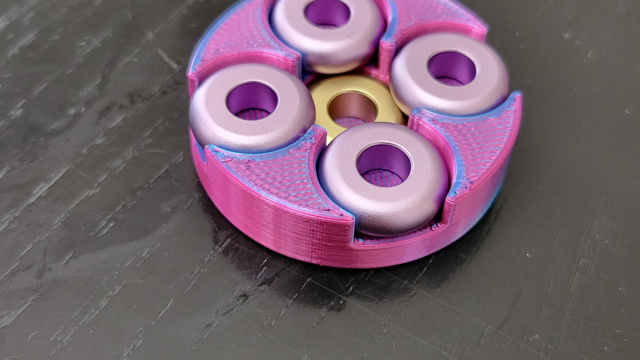 Giá đỡ nam châm Polaris cho bộ lưu trữ nhân vật deluxe