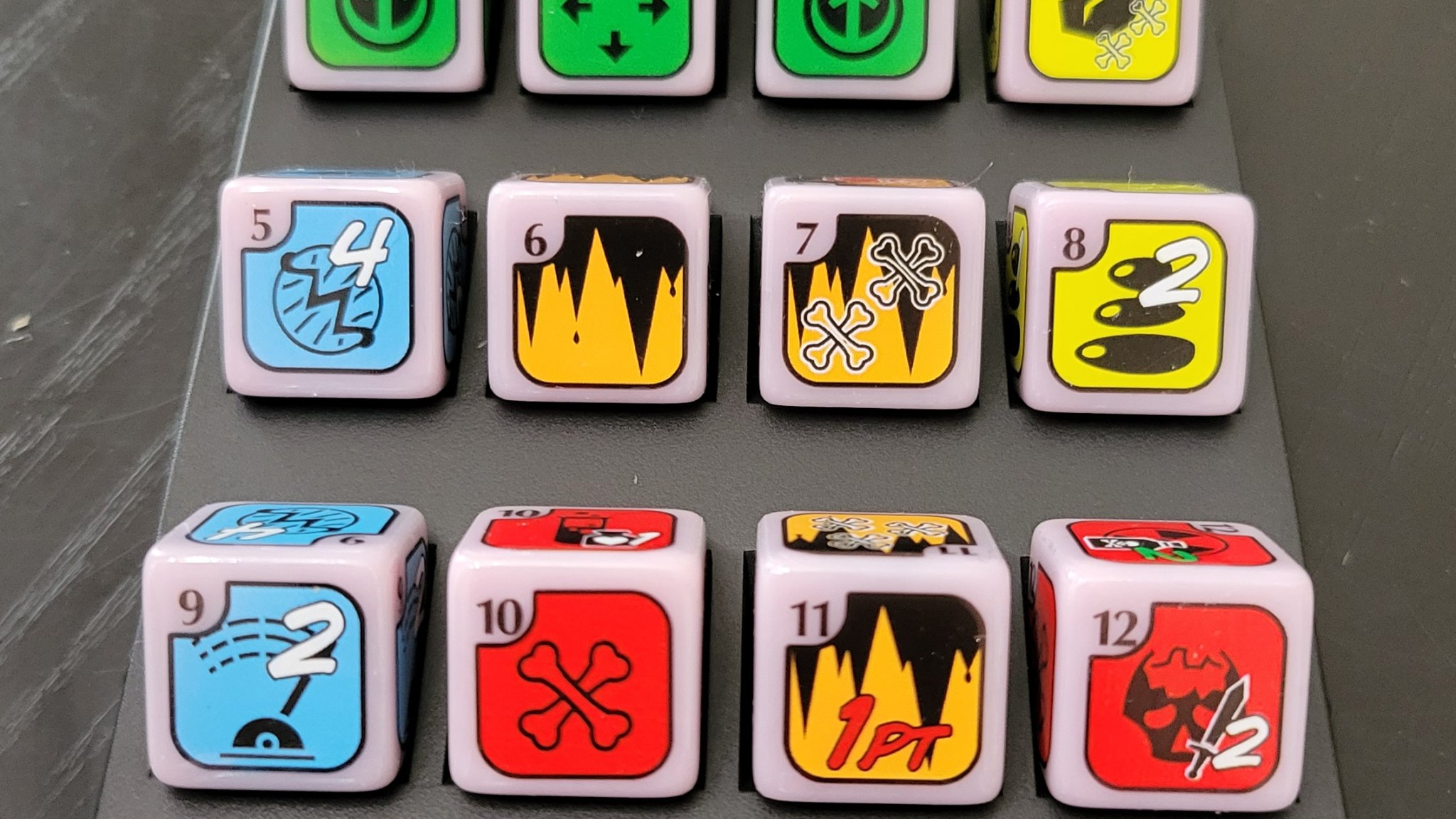 Giá đỡ nam châm Polaris cho bộ lưu trữ nhân vật deluxe