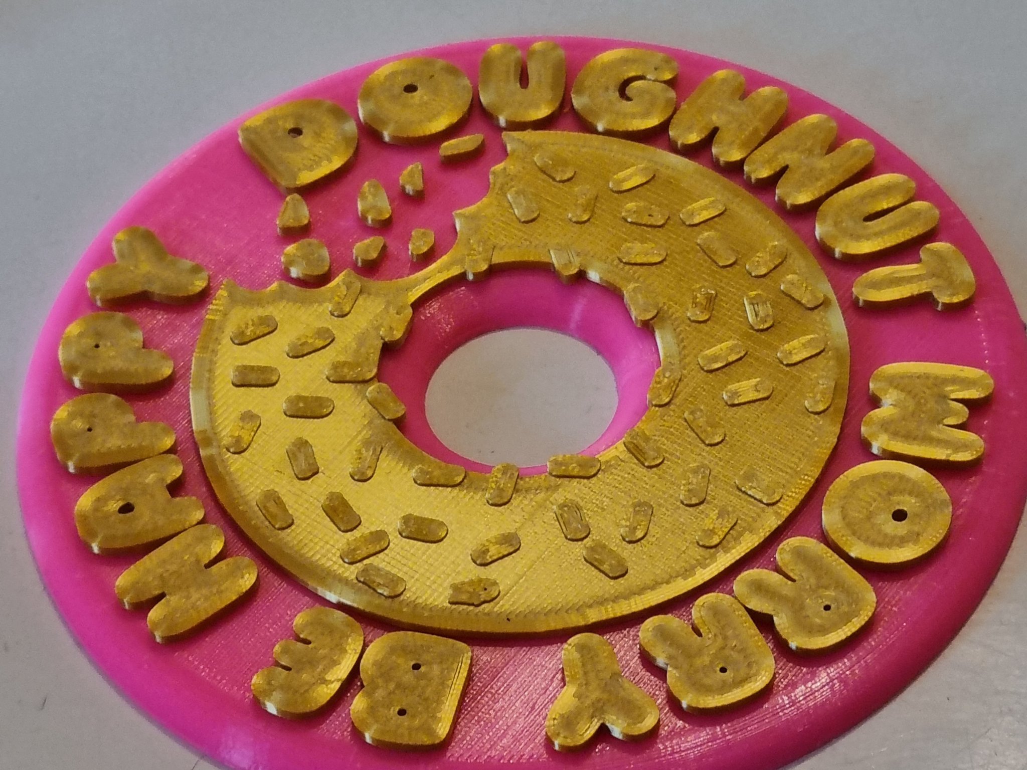 Đế ly hai màu cho người yêu bánh donut