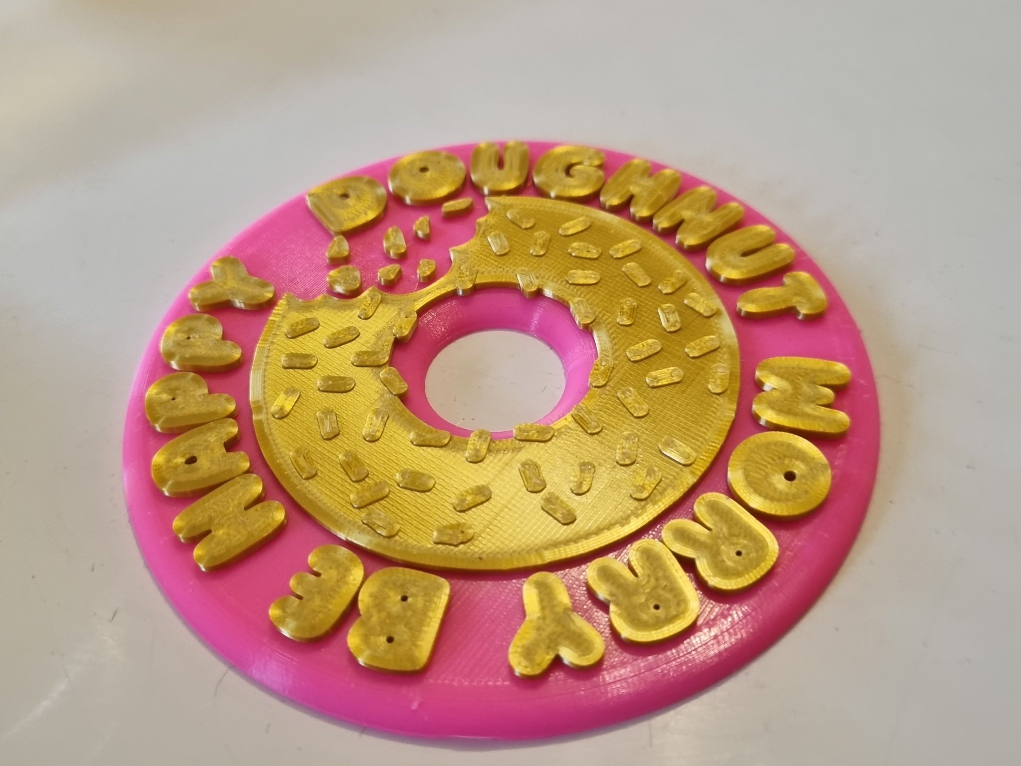 Đế ly hai màu cho người yêu bánh donut