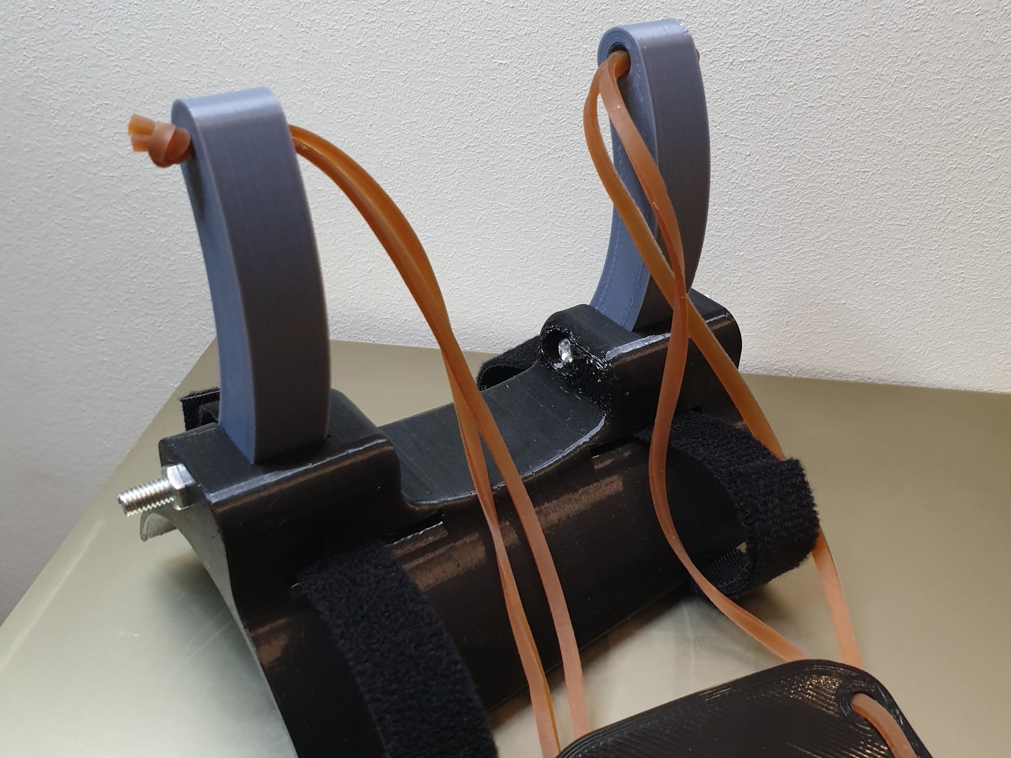 Nỏ tay gập lại kiểu dáng độc đáo cho người chơi Dungeons & ...