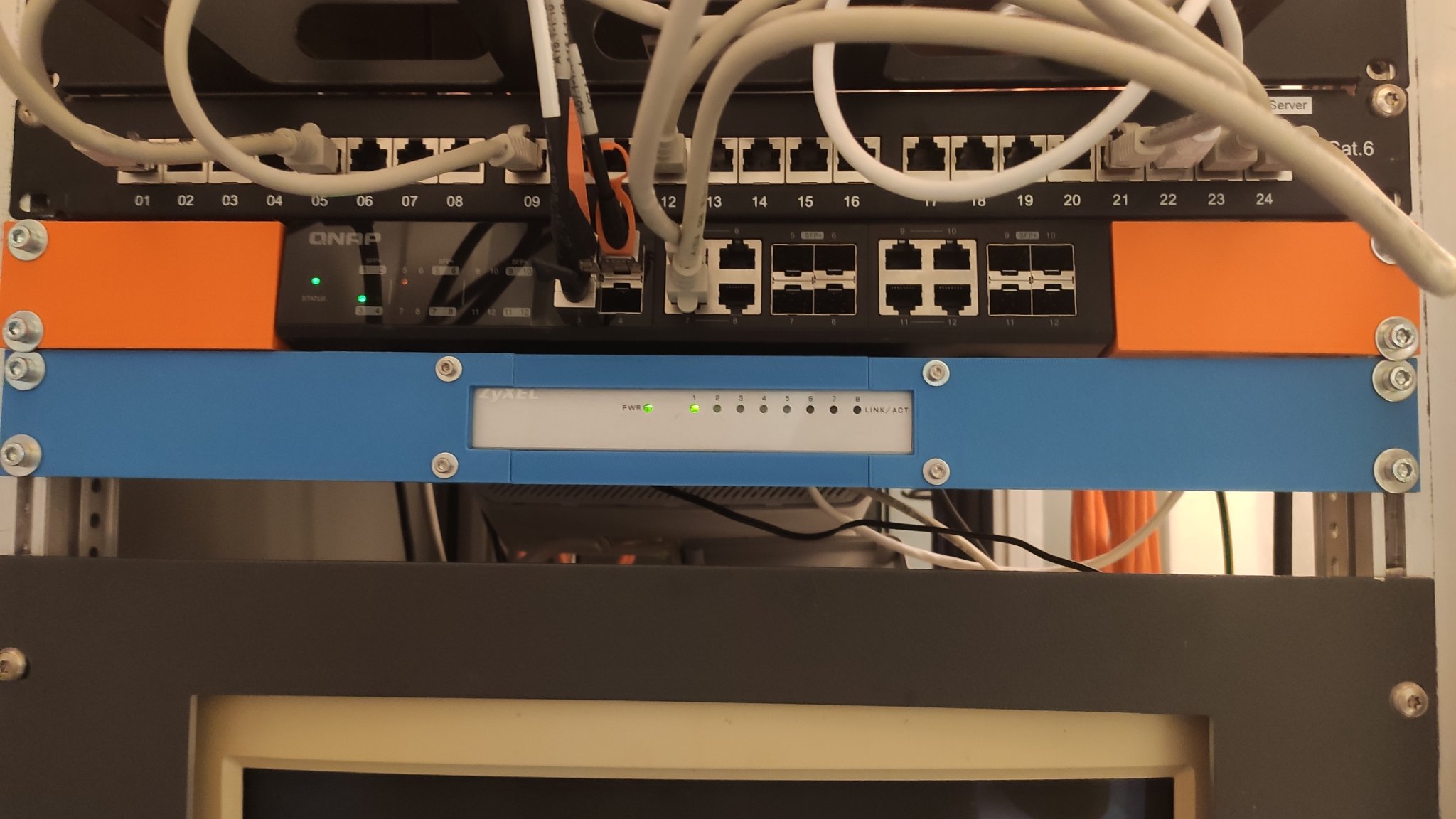 Giá đỡ 1U cho switch để bàn Zyxel 19