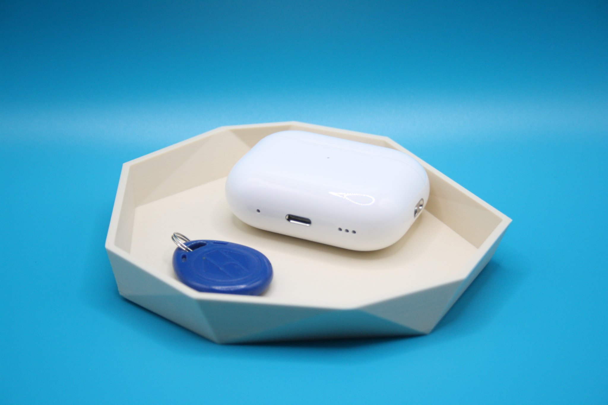 Khay giữ đồ đơn giản kiểu Low Poly