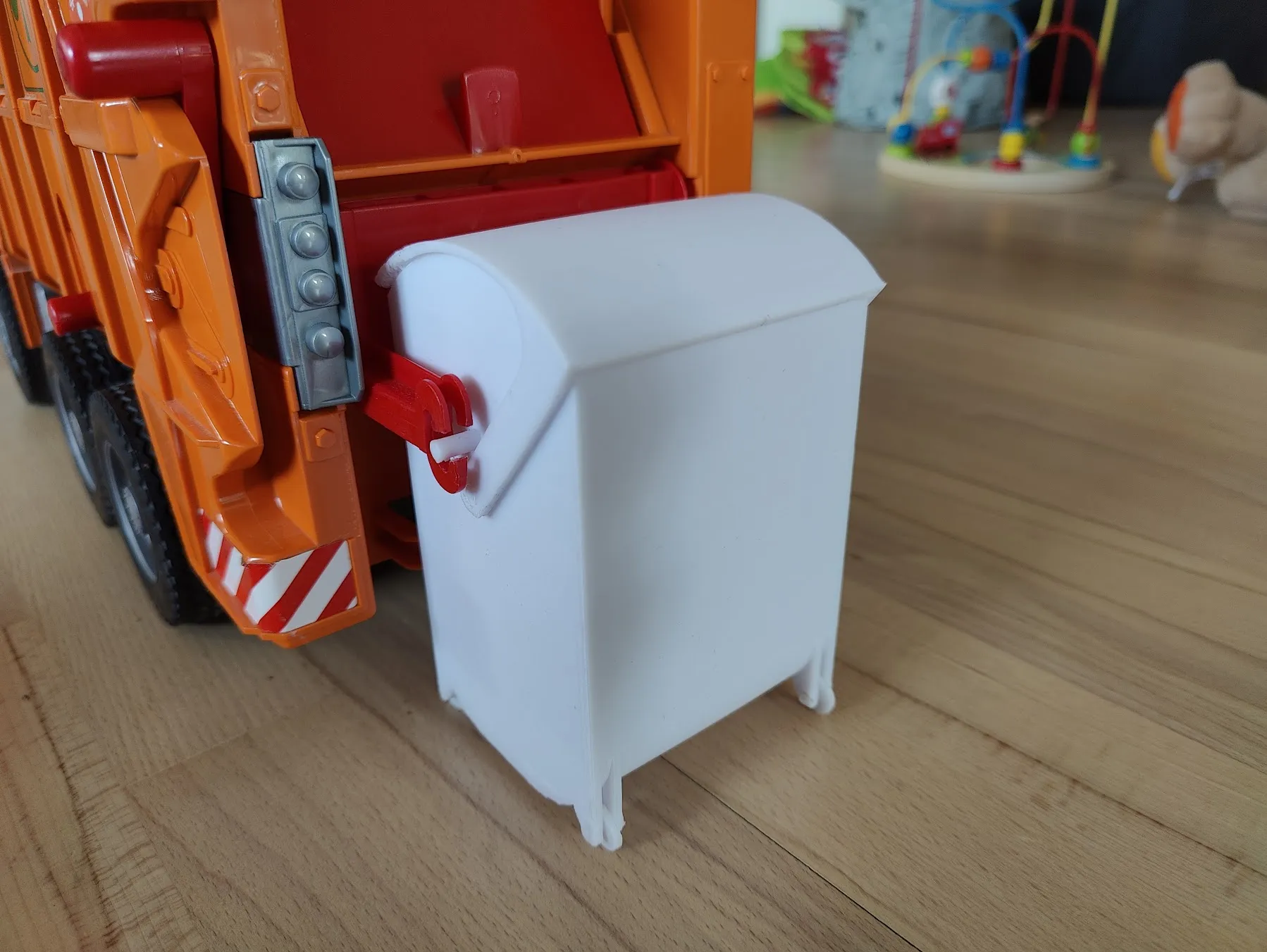 Thùng rác lớn cho xe rác Bruder