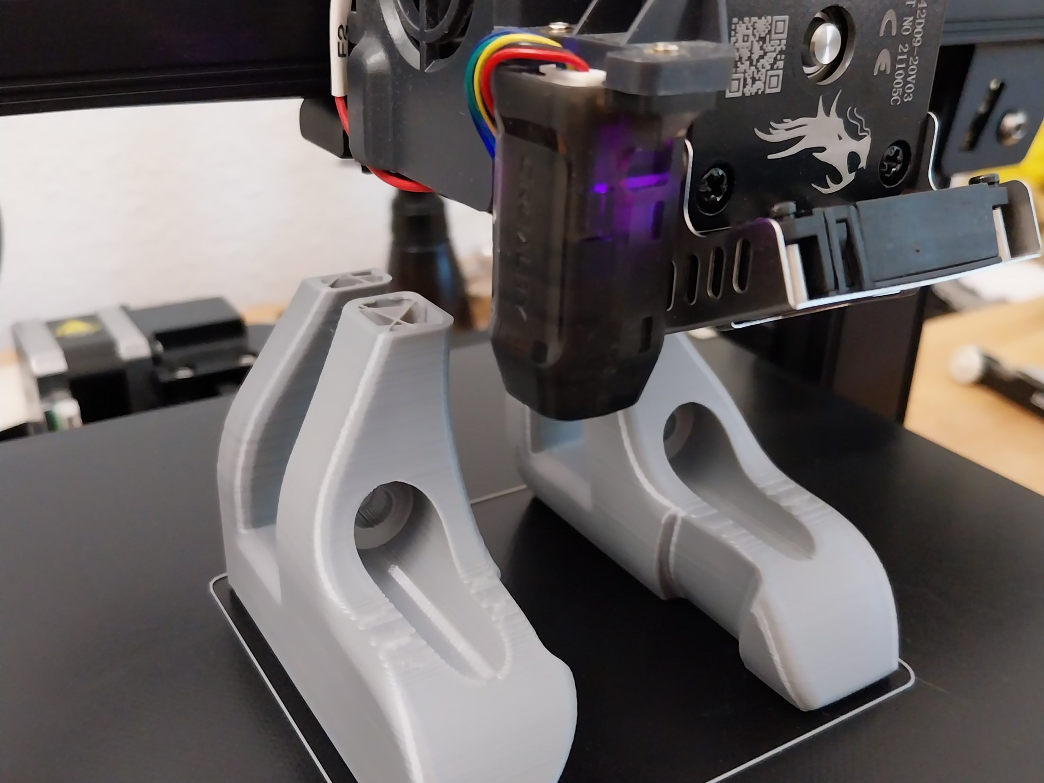 Giá treo tường cho đàn bass Ibanez SR