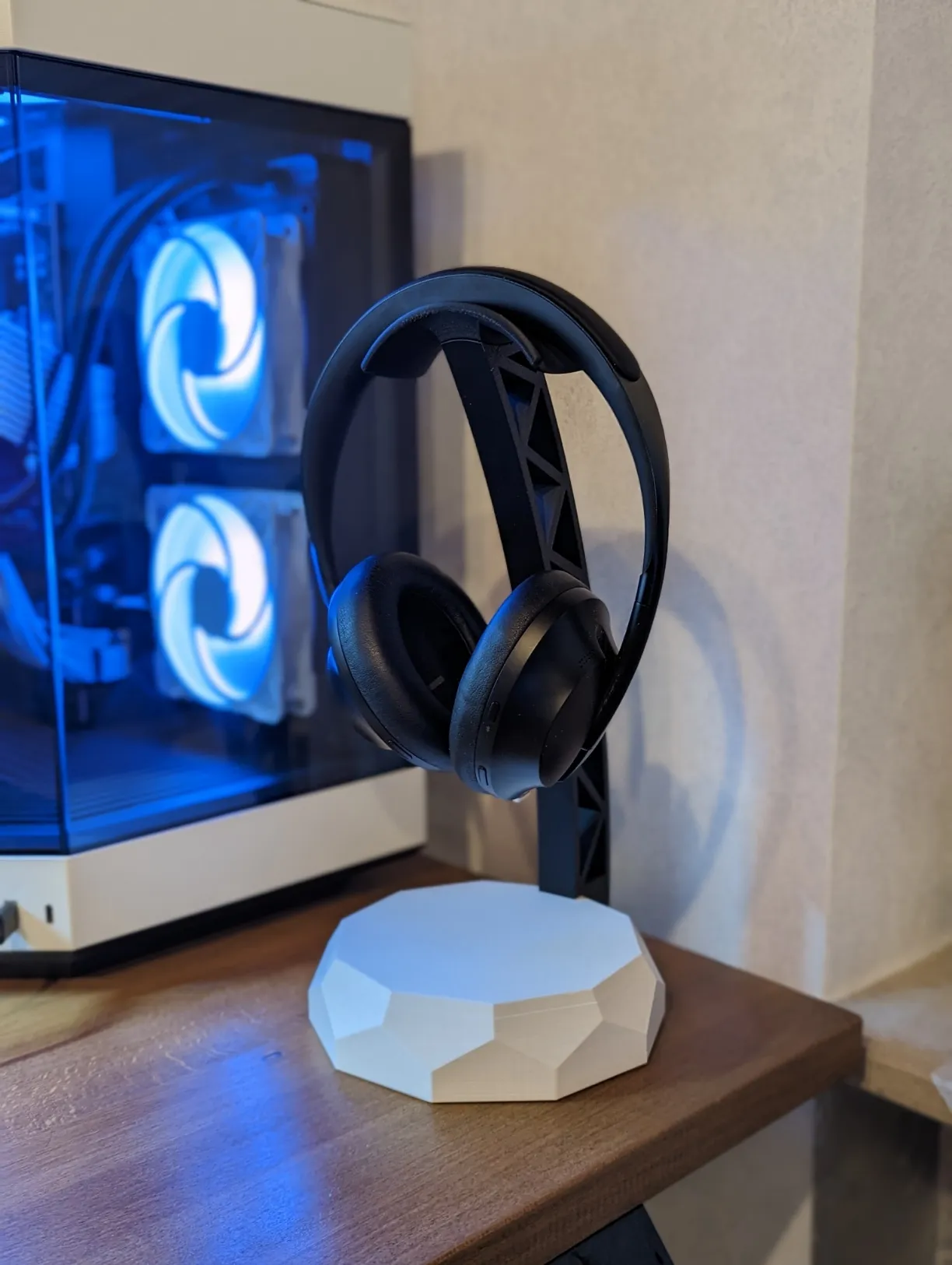 Giá đỡ tai nghe và headset tiện lợi dành cho bàn làm việc