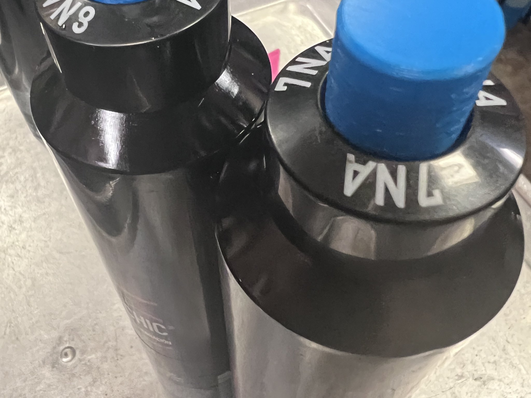 Bộ phân phối vòi nhuộm tóc Goldwell