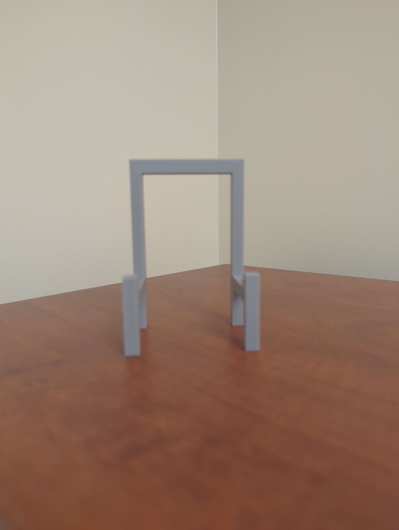 Giá đỡ trưng bày khung ảnh và đồ vật tương tự