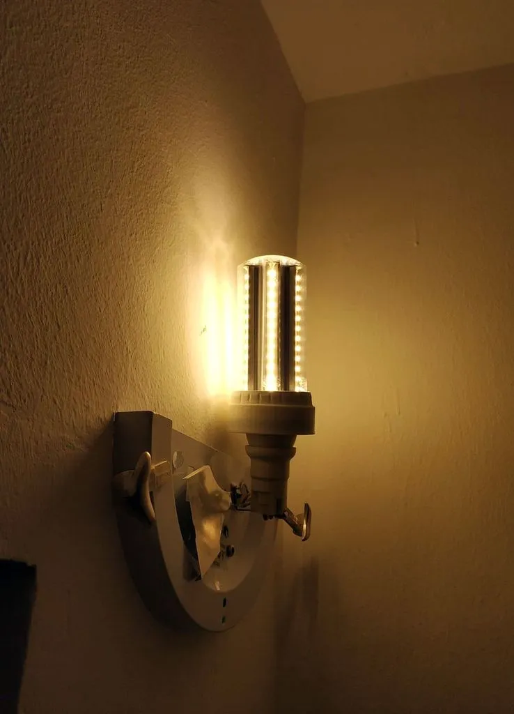 Khôi phục đèn led hỏng thiếu nắp dưới