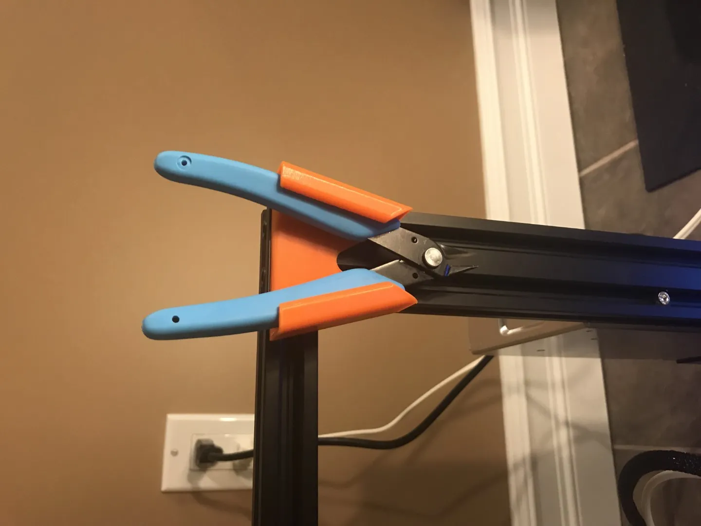 Giá đỡ kìm cắt phẳng cho máy in Ender 3