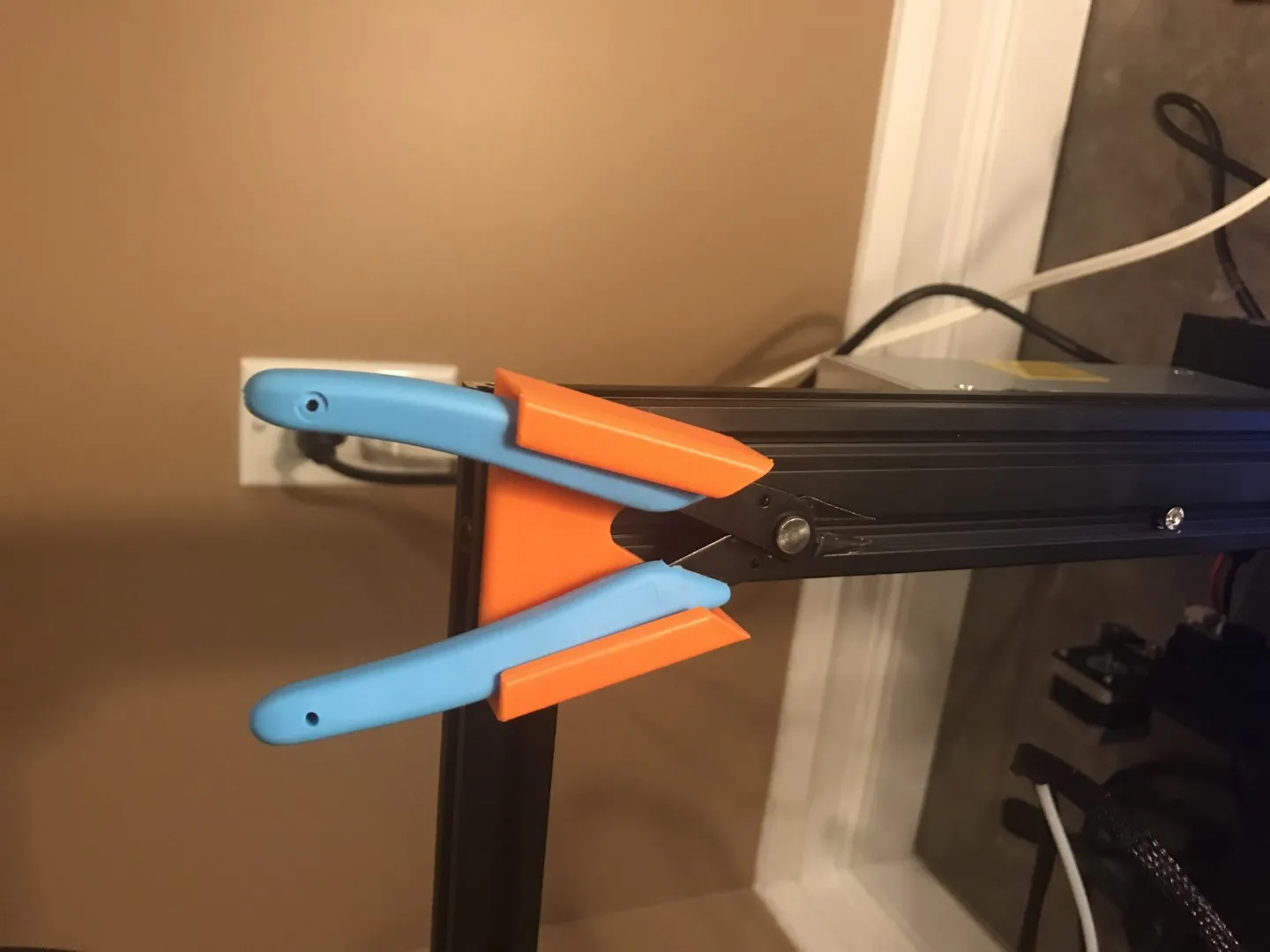 Giá đỡ kìm cắt phẳng cho máy in Ender 3