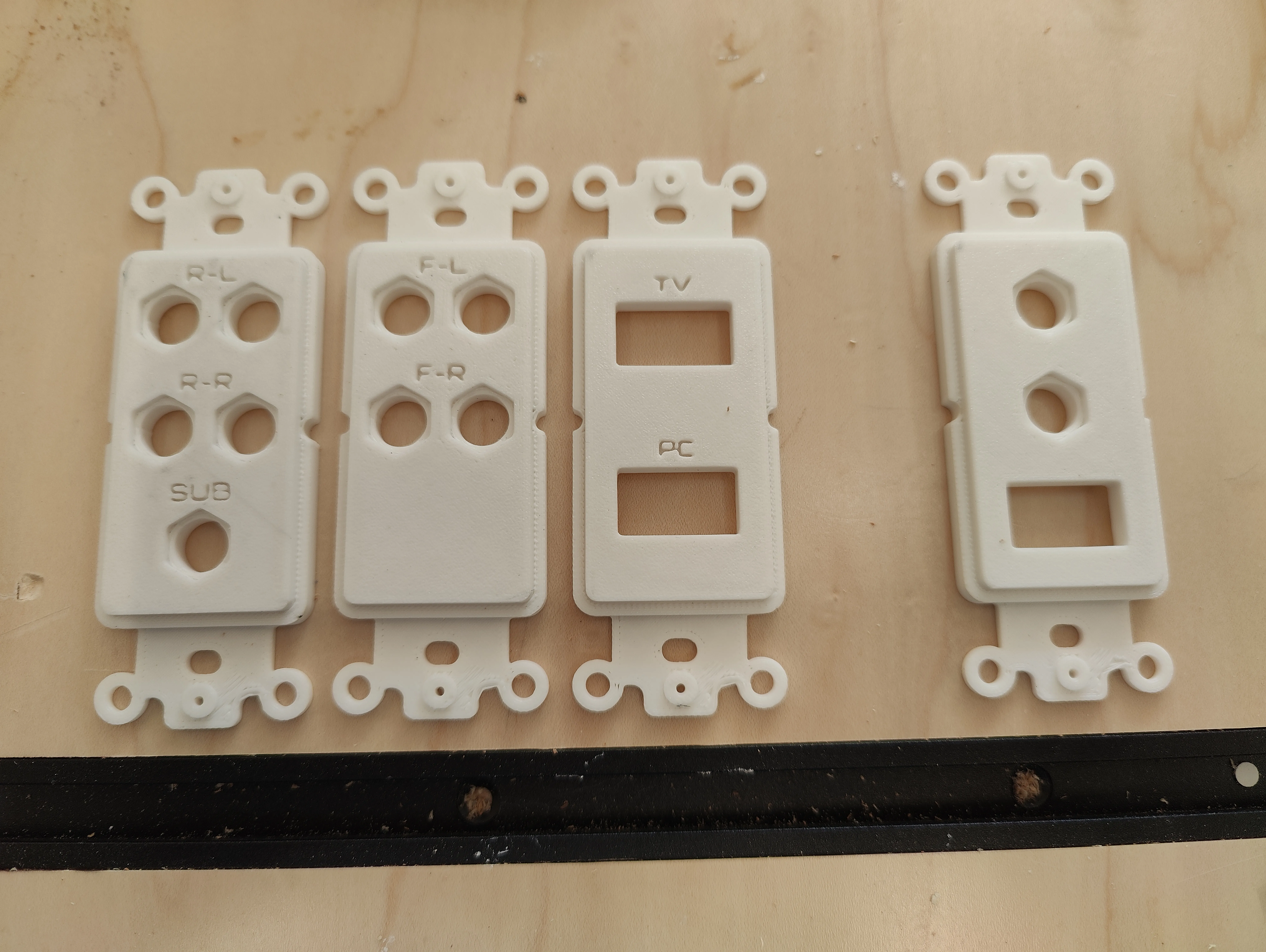 Bộ chèn Decora cho các cổng AV đa dạng