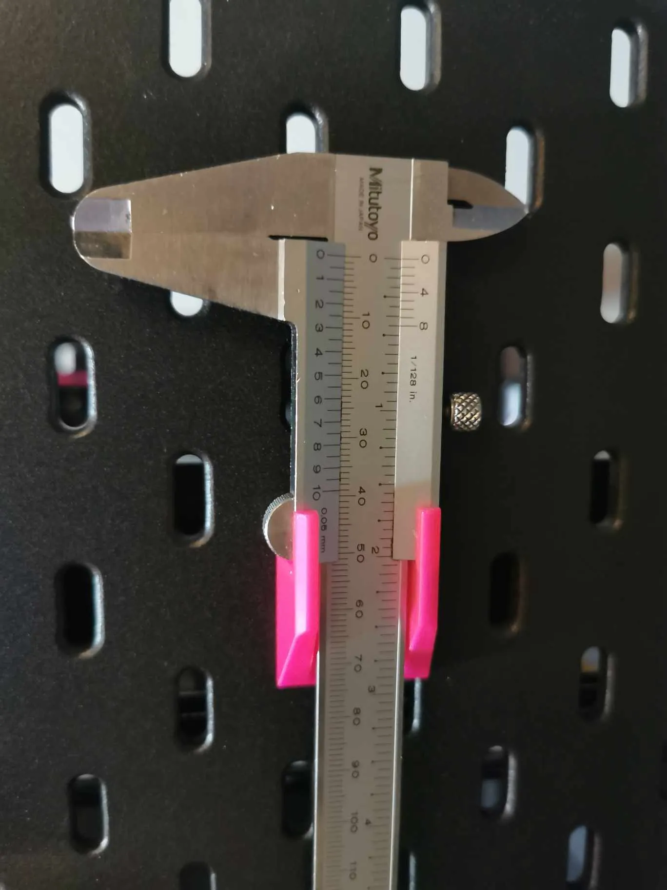 Giá đỡ thước kẹp Skadis cho Mitutoyo