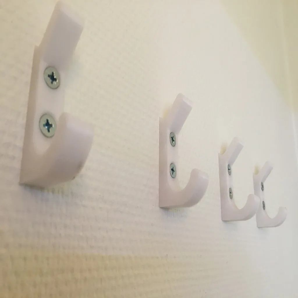 Móc đôi đơn giản với hai lỗ vít