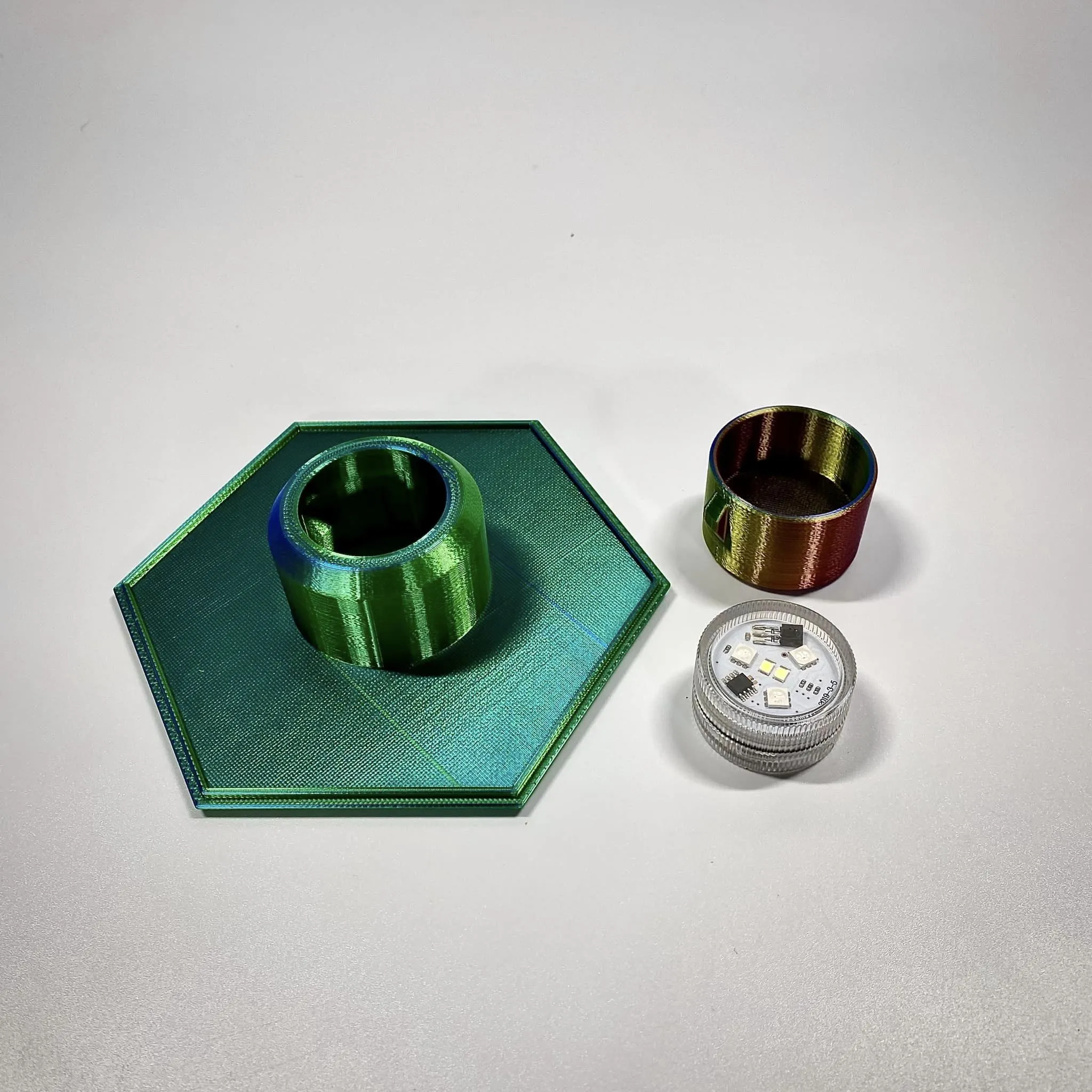 Đèn trang trí hình lục giác cho không gian sống