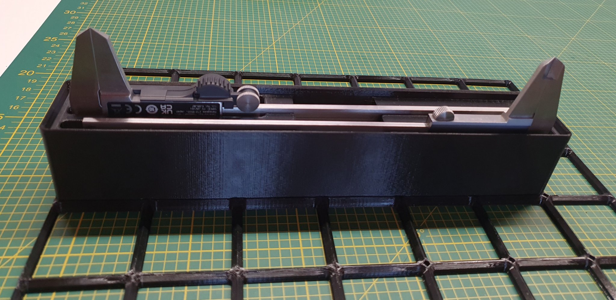 Giá đỡ thước kẹp kỹ thuật số và analog Gridfinity