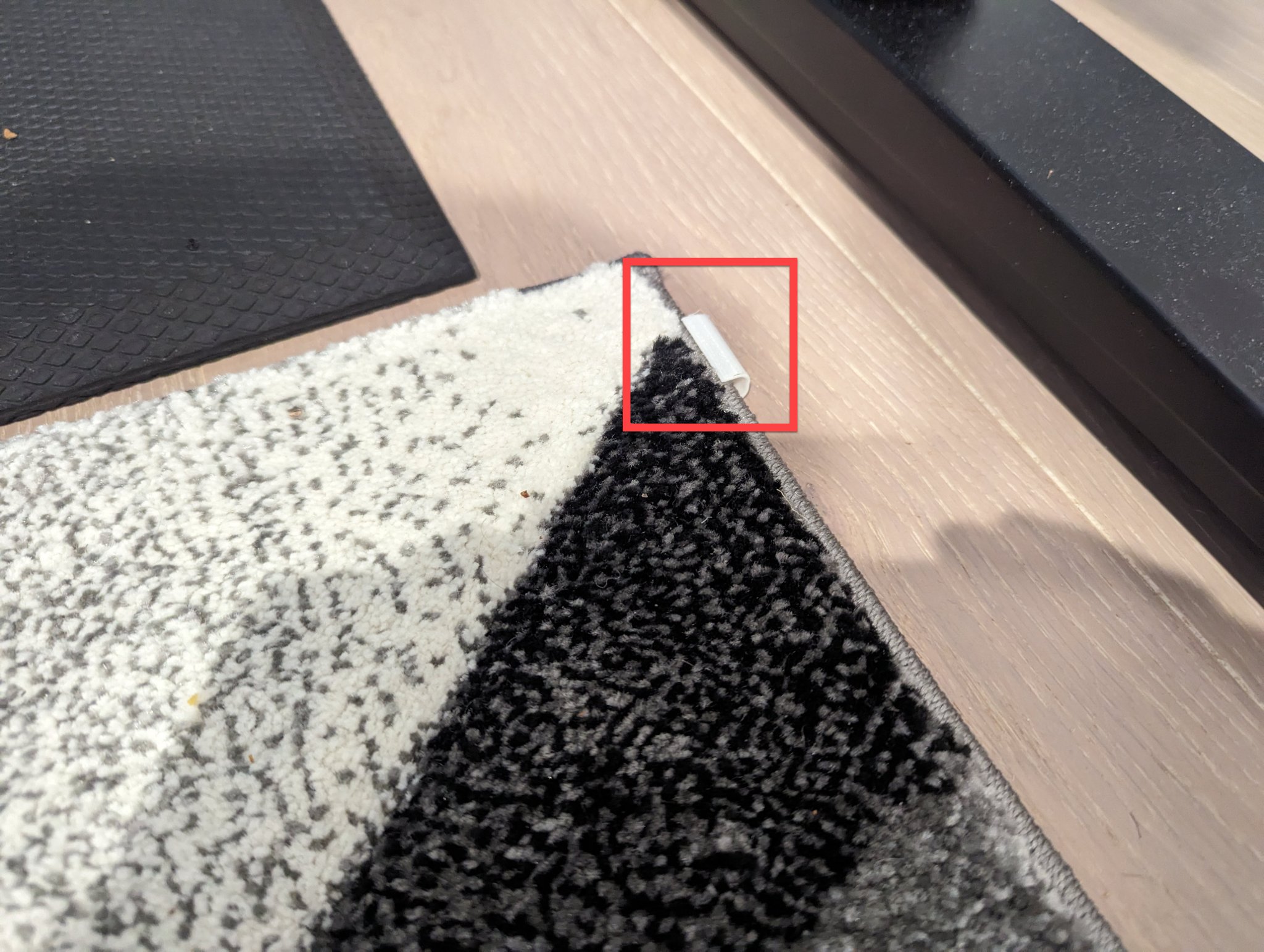 Cái chặn thảm văn phòng giữ thảm không bị trượt