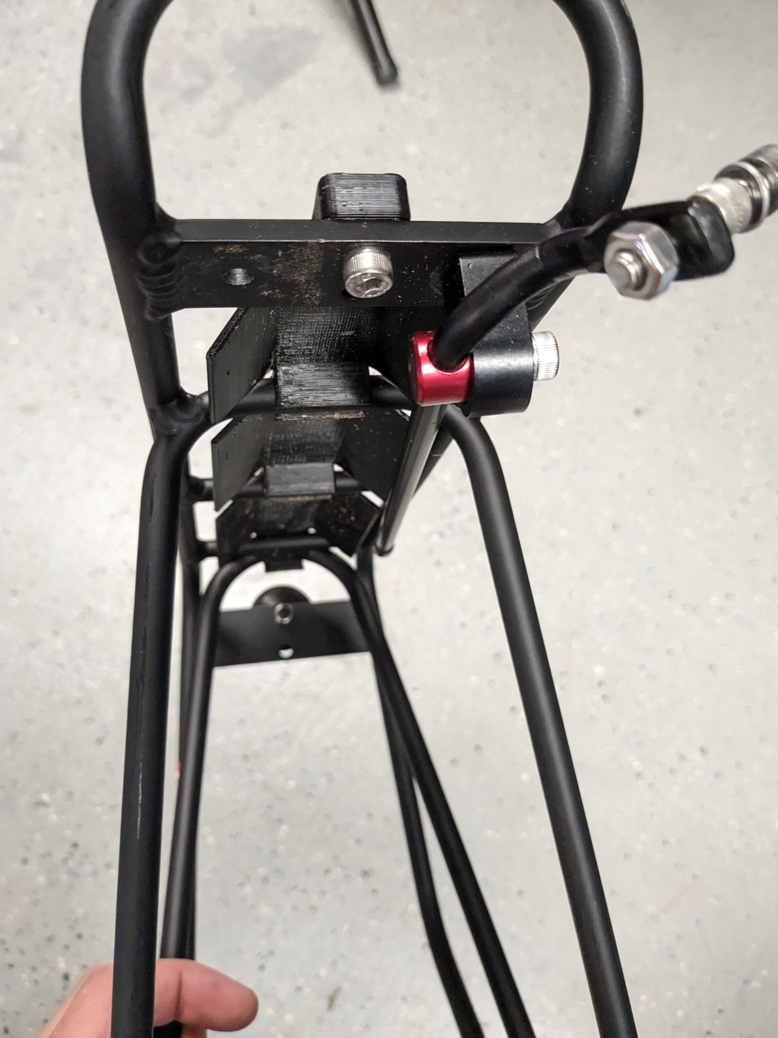 Cản sau Snap-On cho giá đỡ xe đạp Axiom Streamliner Disk DLX